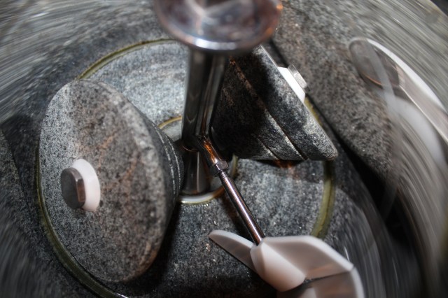 Inside view of grinder. Inside view of grinder.