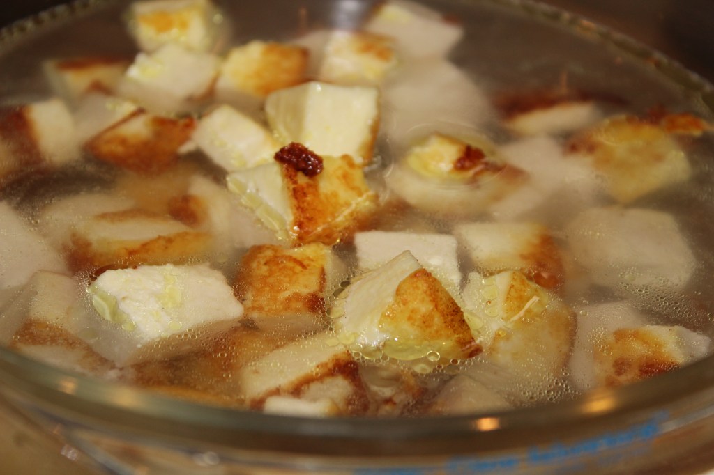 Transfer paneer to a bowl of water